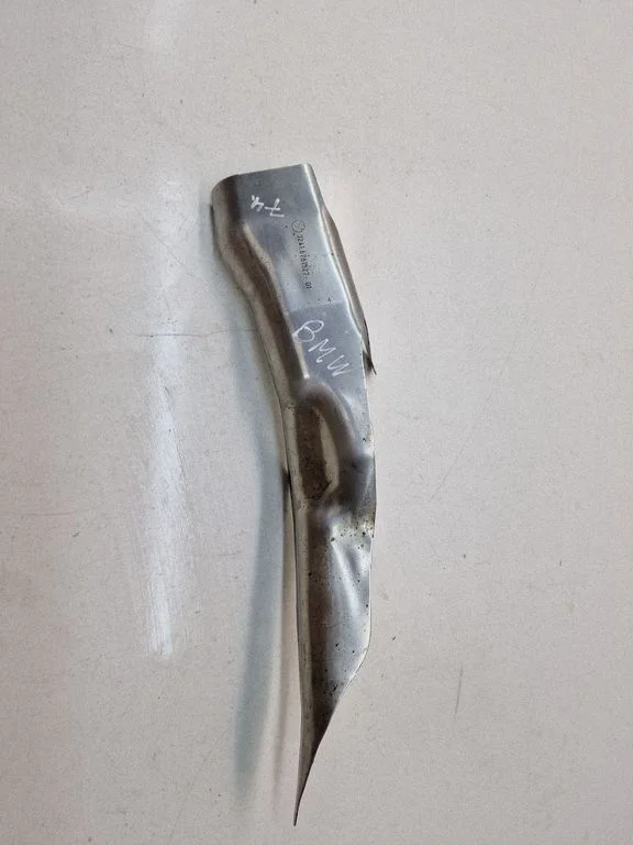 Heat shield in engine bay 32416761527