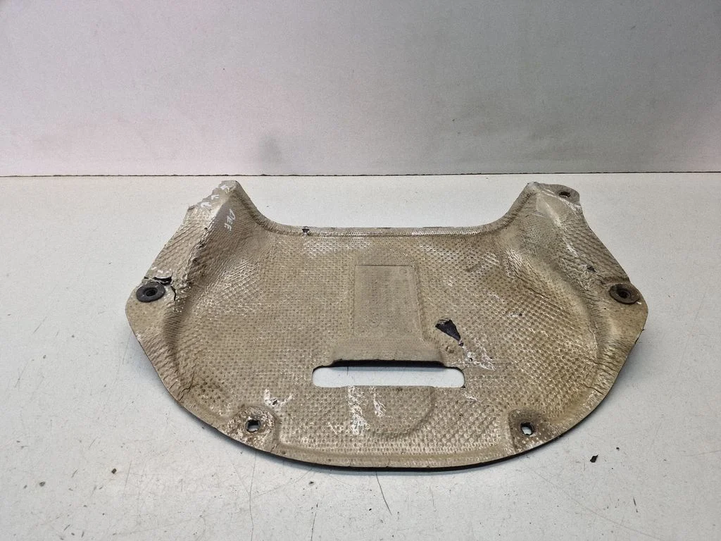 Heat shield in engine bay 84191D3000