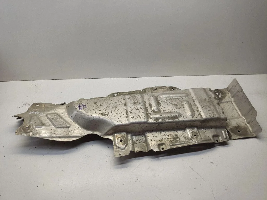 Heat shield in engine bay – Mercedes-Benz Vito Viano W447 (2014-)