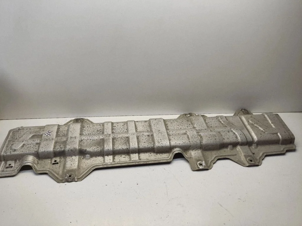 Heat shield in engine bay – Mercedes-Benz Vito Viano W447 (2014-)