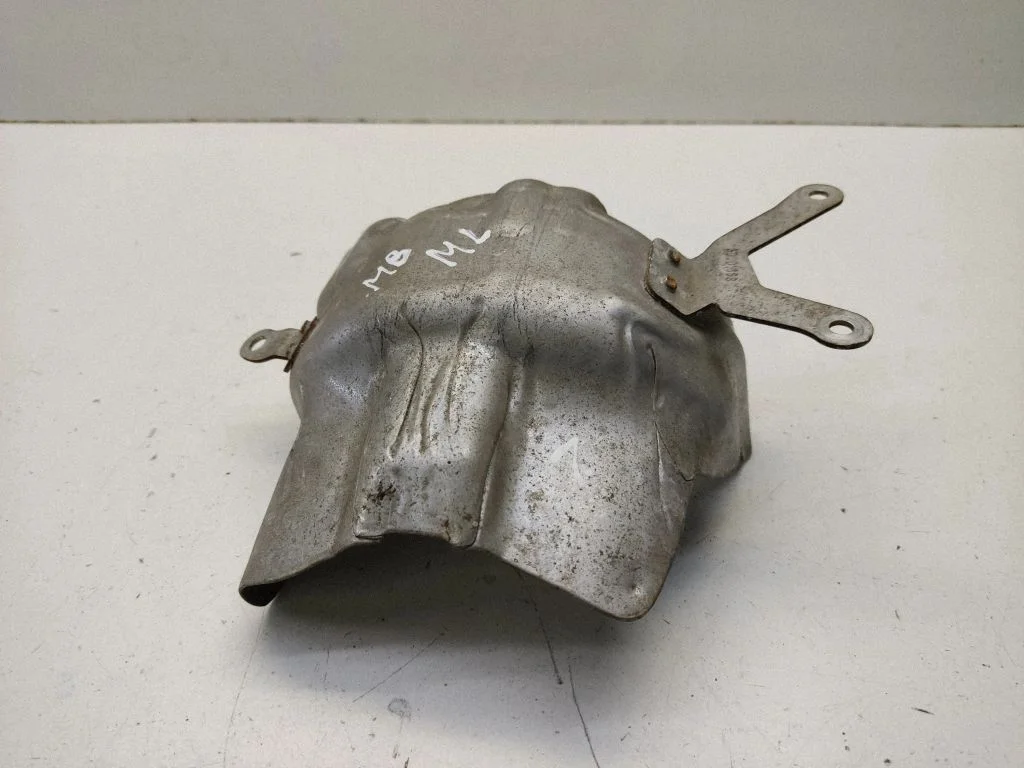Heat shield in engine bay – Mercedes-Benz ML-Class W164 (2005-2011)