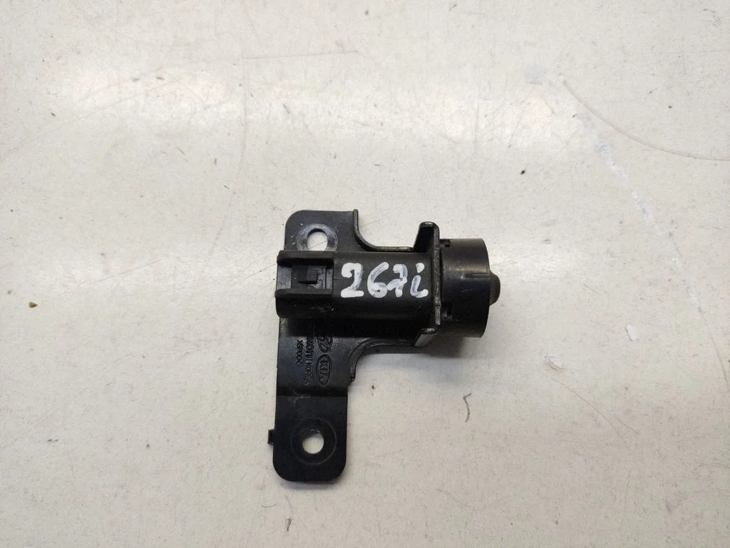 Bonnet alarm switch sensor – KIA Optima (2010-2015)