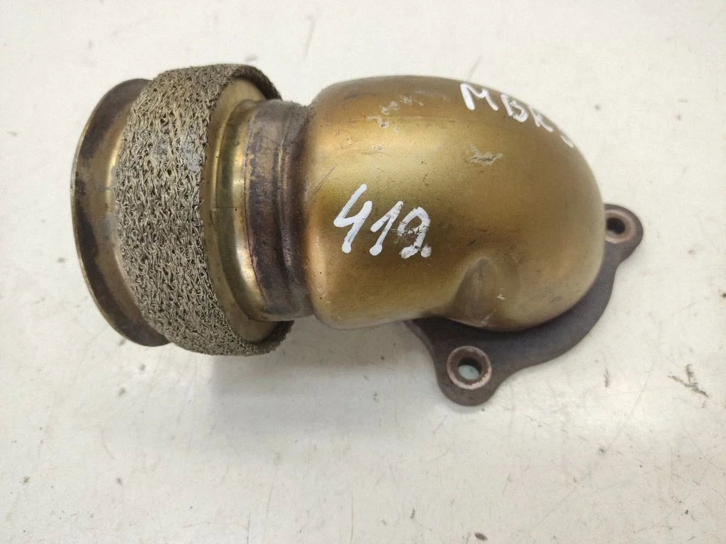 Muffler pipe connector clamp – rear