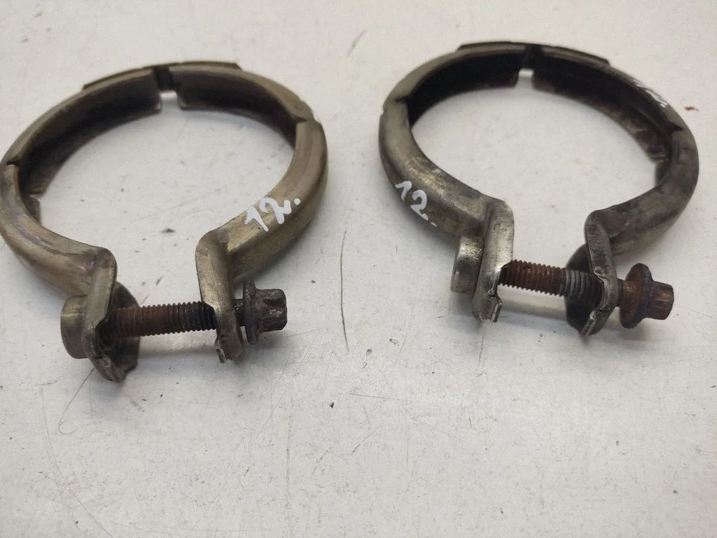 Muffler pipe connector clamp – rear