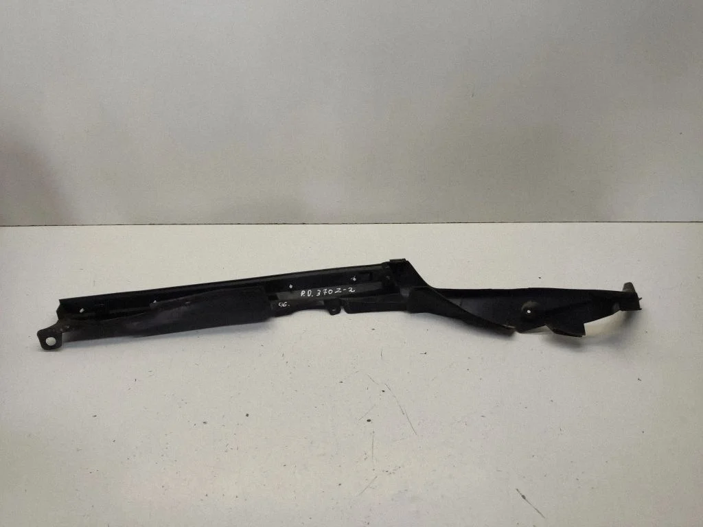 Fender end trim 658201EA1A