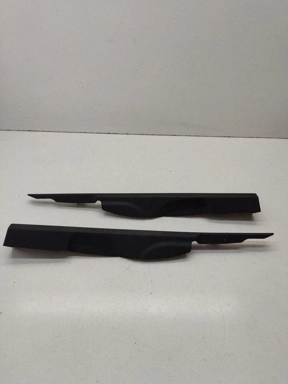 Fender end trim – Nissan Qashqai+2 (2008-2010)