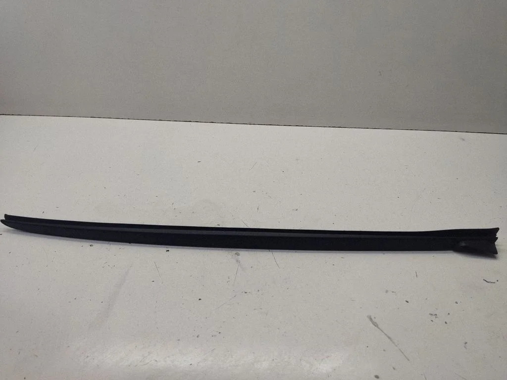 Listwa szyby przedniej – BMW Seria 3 G20 G21 (2019-)