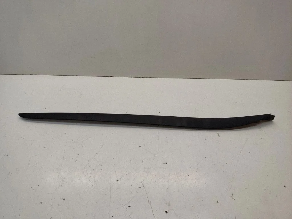 Windshield trim 86132D4000
