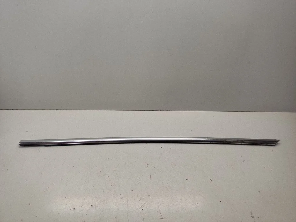 Front door glass trim molding – BMW 7 Series F01 F02 F03 F04 (2008-2016)