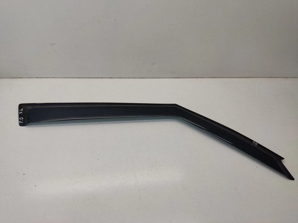 Priekšējo durvju stikla apdare – Land Rover Range Rover L322 (2002-2012)