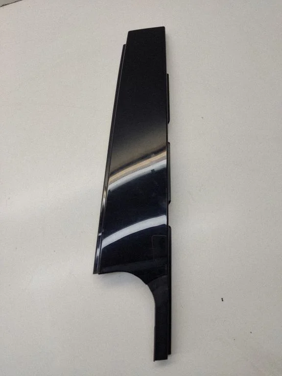 Rear door glass trim molding 51139800619
