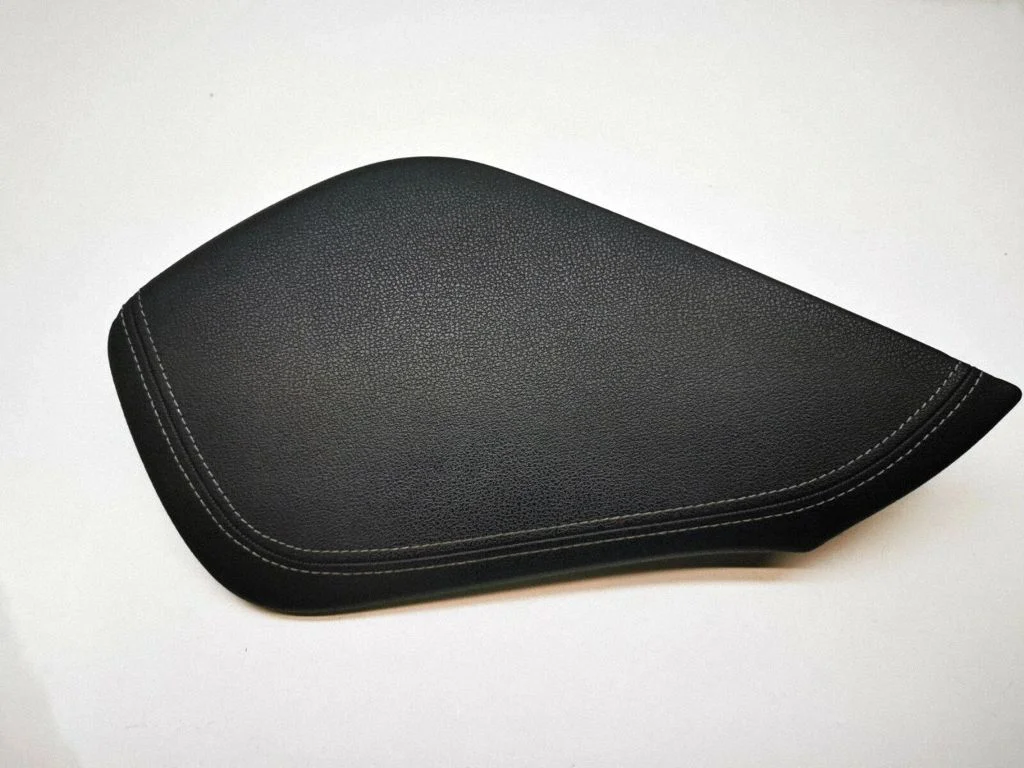 Panel trim P13190B19000