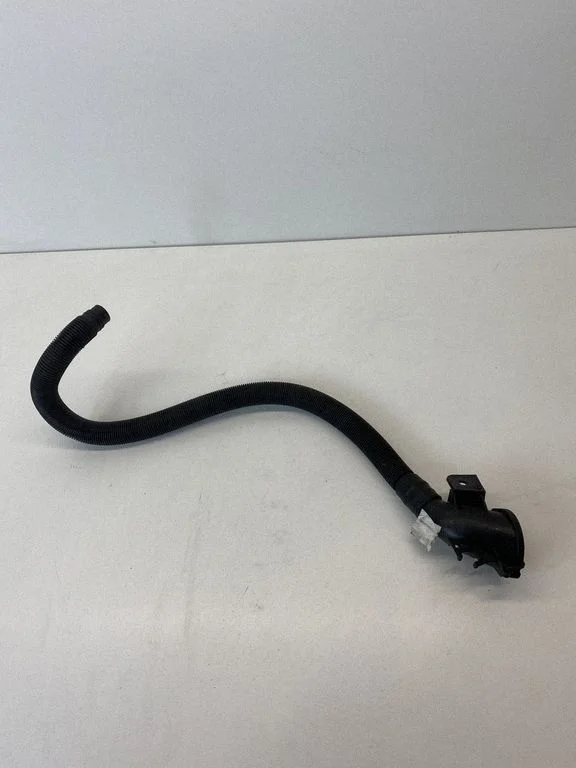 Klaasipesuvedeliku paagi täitetoru – BMW 5-seeria E60 E61 (2004-2010)