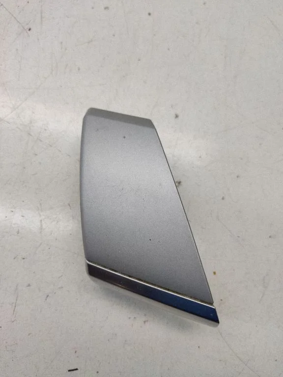 Panel trim 70P1055