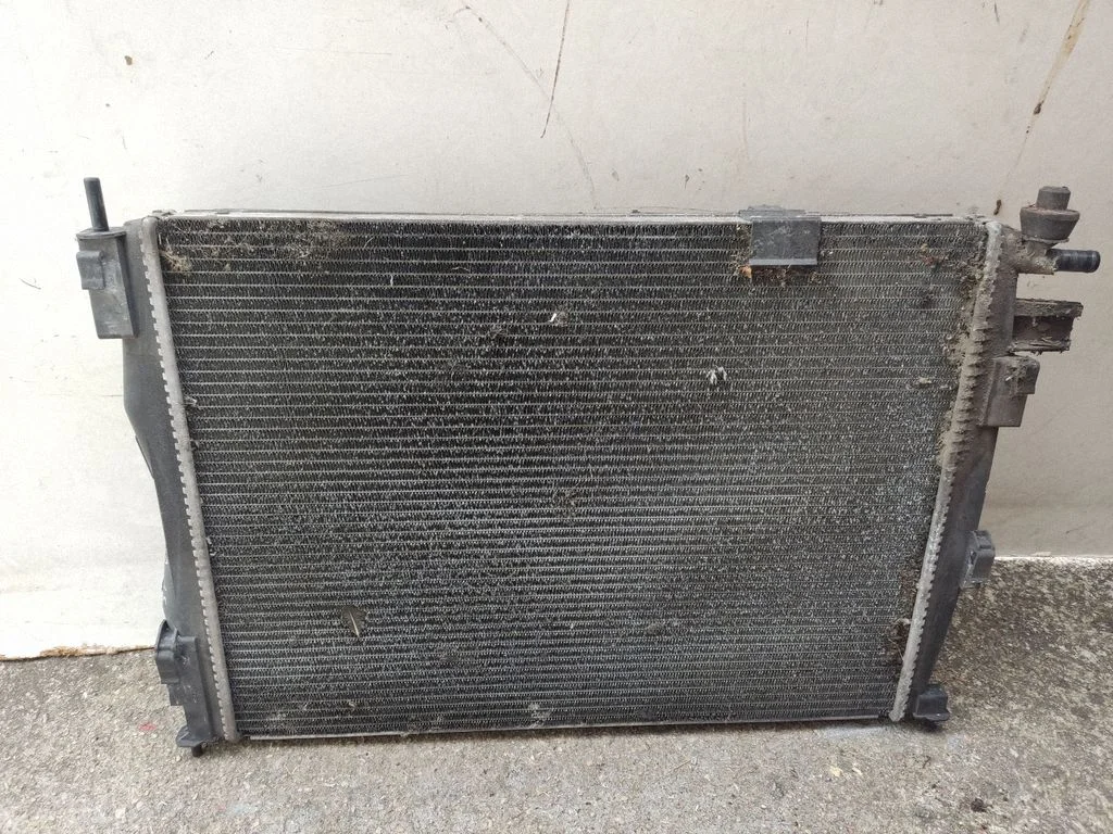 Radiaatorite komplekt – Nissan Qashqai+2 (2008-2010)