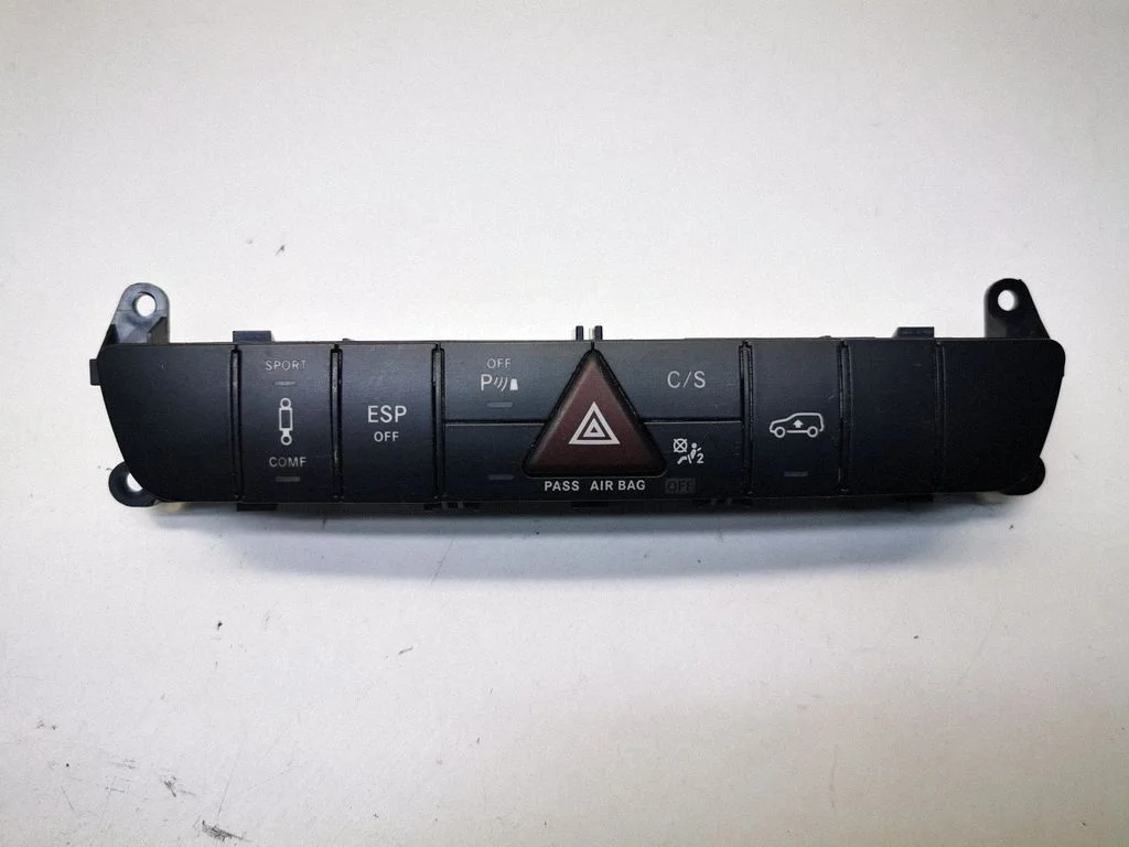 A set of switches – Mercedes-Benz R-Class W251 (2005-2013)