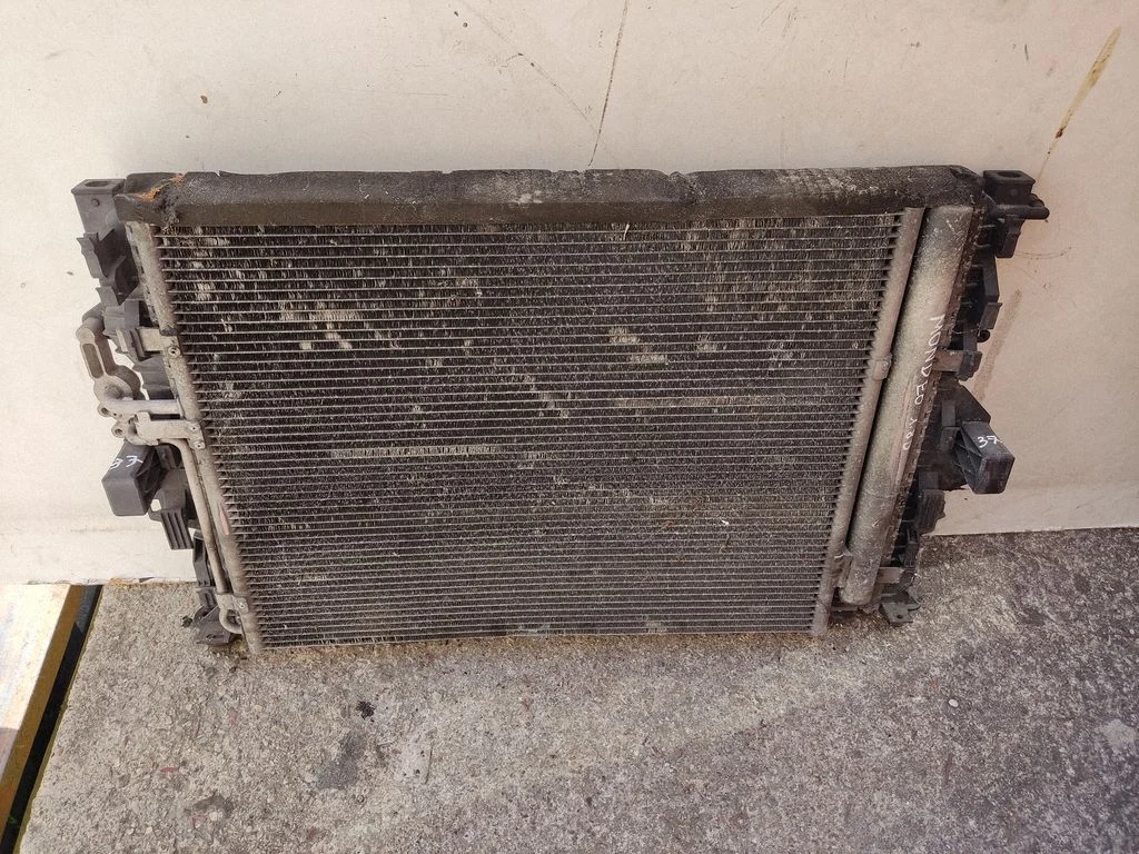 Radiatoru komplekts – priekšējā