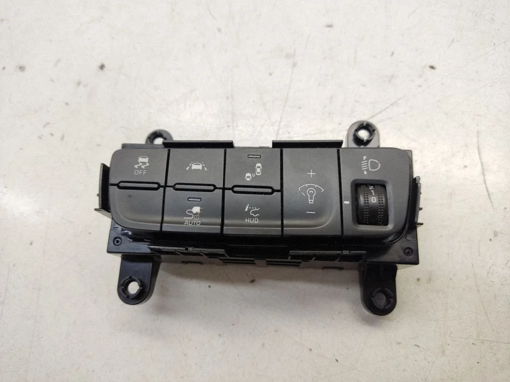 A set of switches – Hyundai Kona I (2017-2023)