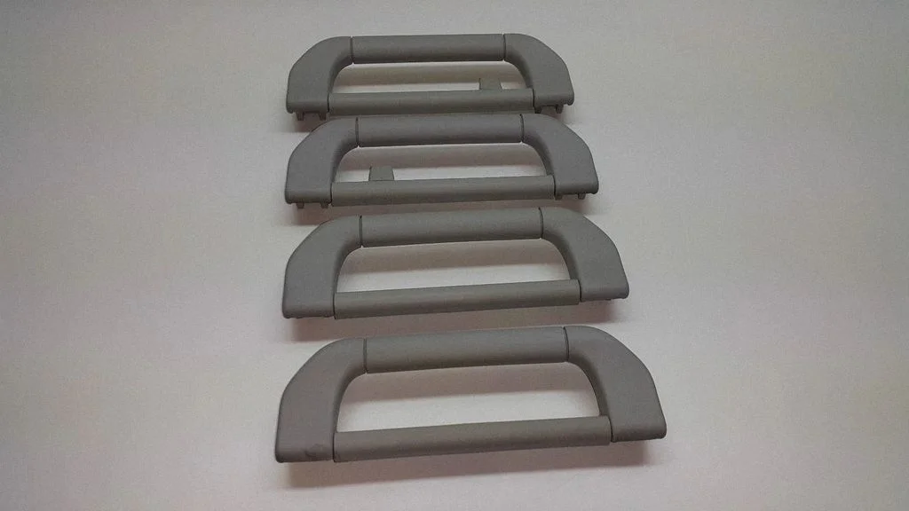 A set of handles for the ceiling – BMW 5 Series E39 (1996-2003)