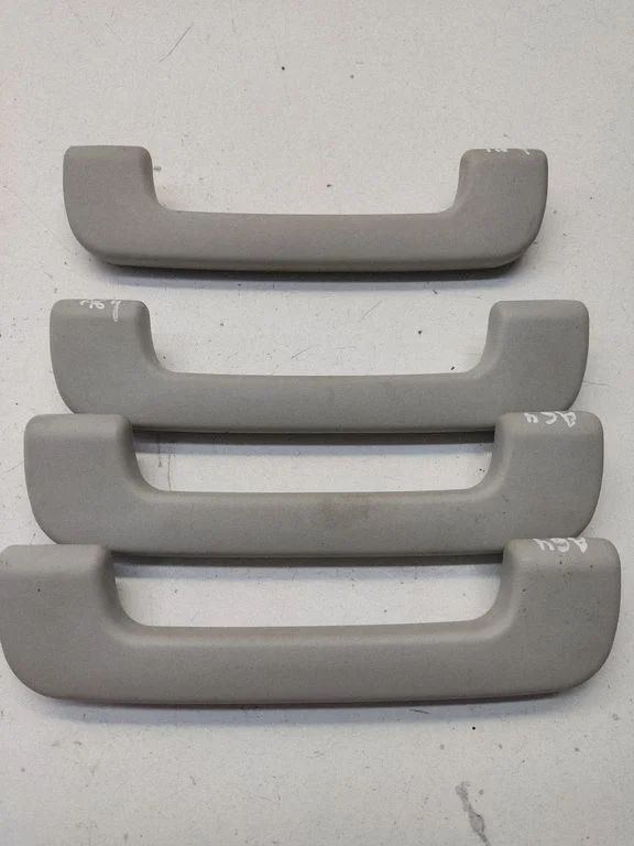 A set of handles for the ceiling 4B0857607F