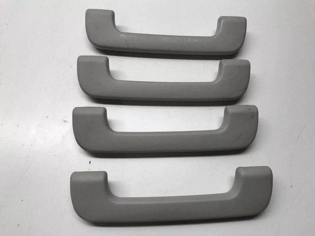 A set of handles for the ceiling 4B0857607F
