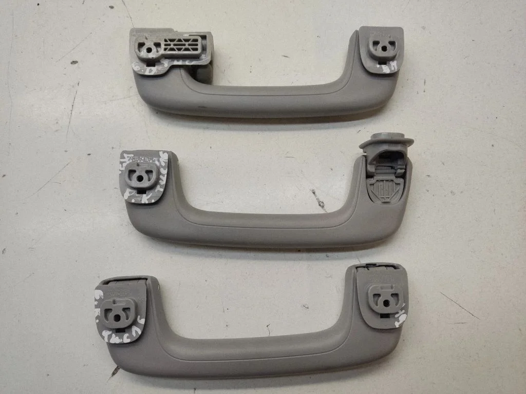 A set of handles for the ceiling 85342D3000