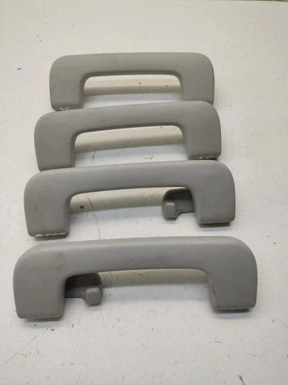 A set of handles for the ceiling – Audi A6 Allroad C6 (2006-2011)