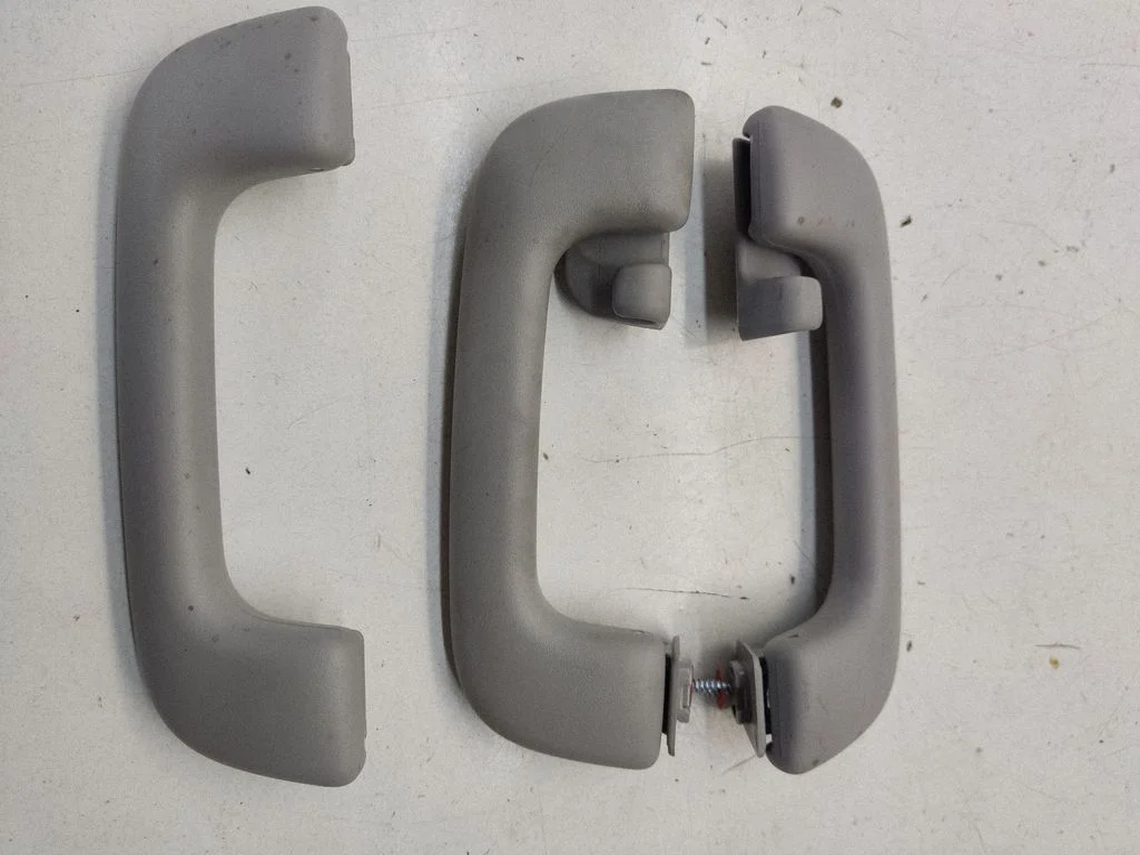 A set of handles for the ceiling 85342G5200