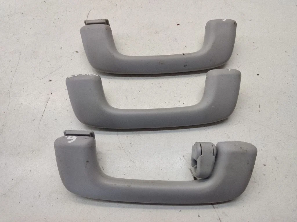 A set of handles for the ceiling 85342D3200
