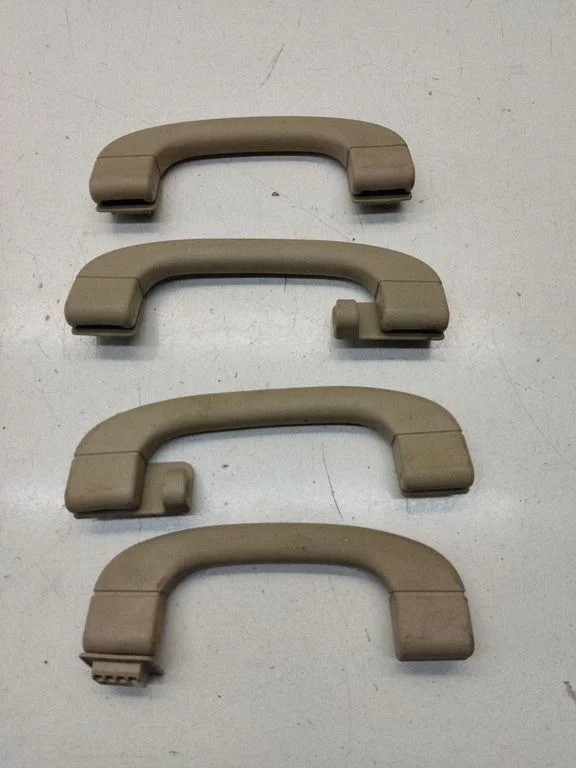 A set of handles for the ceiling 516524
