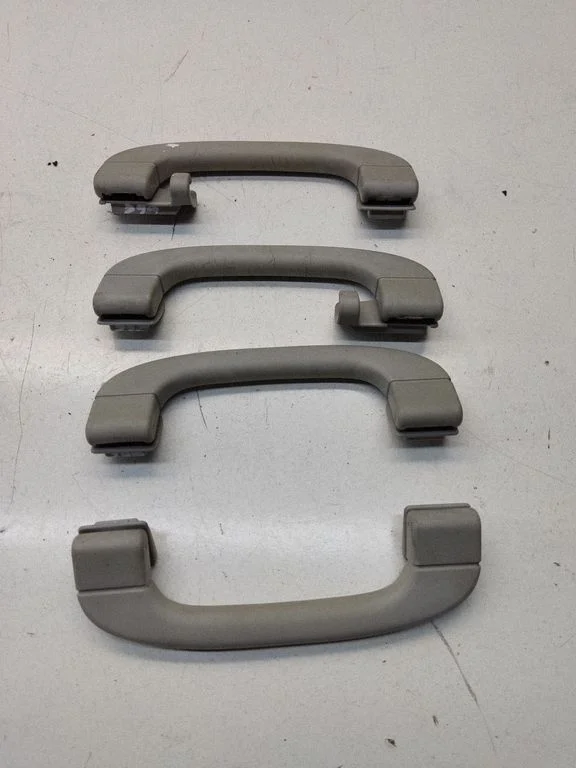 A set of handles for the ceiling – BMW 5 Series E39 (1996-2003)