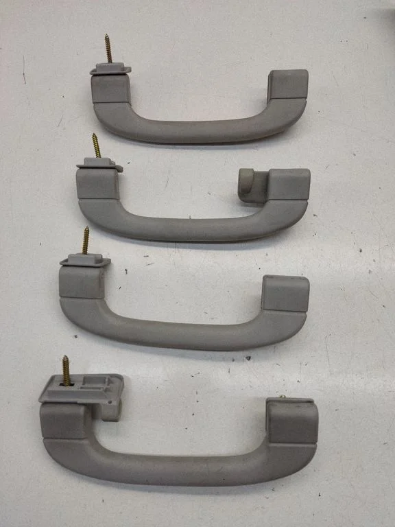 A set of handles for the ceiling – BMW 5 Series E39 (1996-2003)