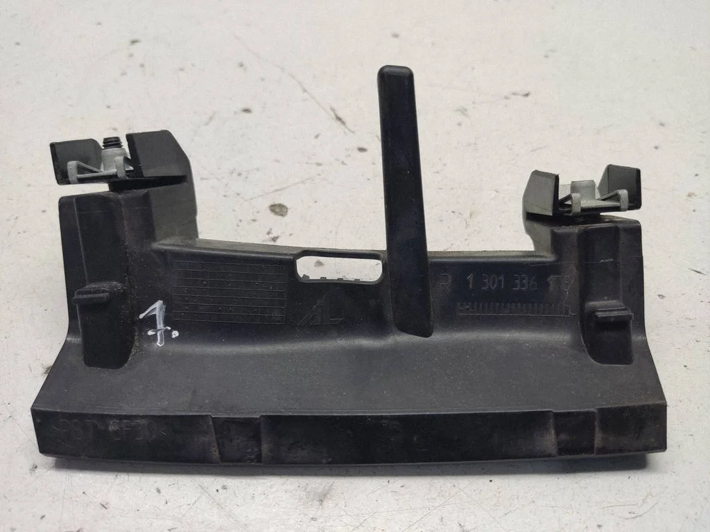 Headlight/headlamp mounting bracket – BMW 2 Series F45 (2014-2021)
