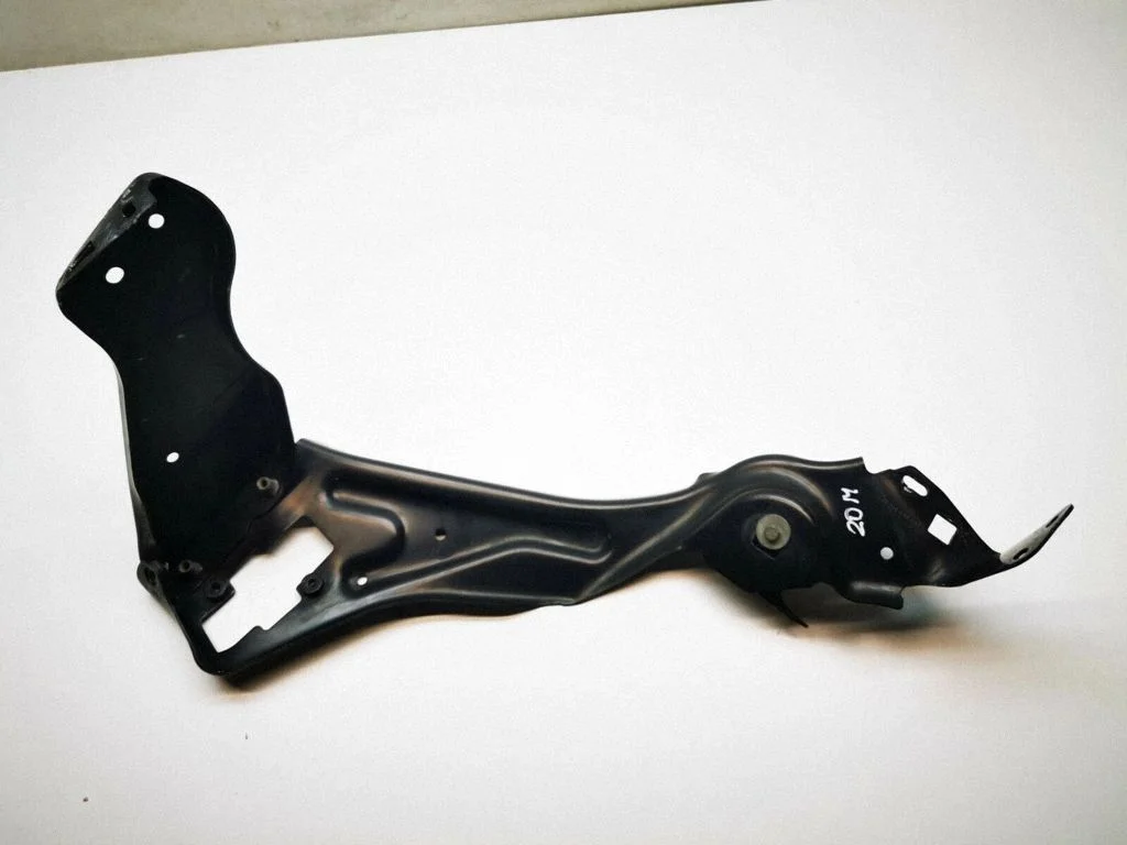 Headlight/headlamp mounting bracket – Mercedes-Benz C-Class AMG W204 (2007-2014)