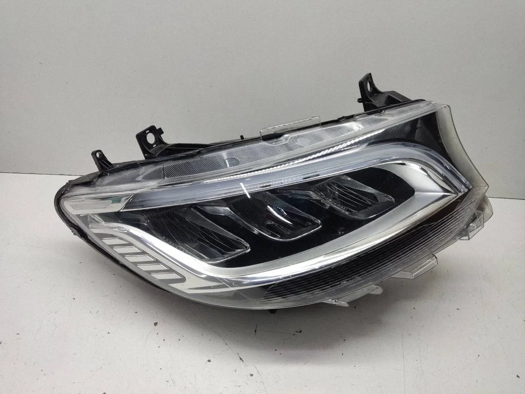 Reflektor – Mercedes-Benz Sprinter W907 W910 (2018-)