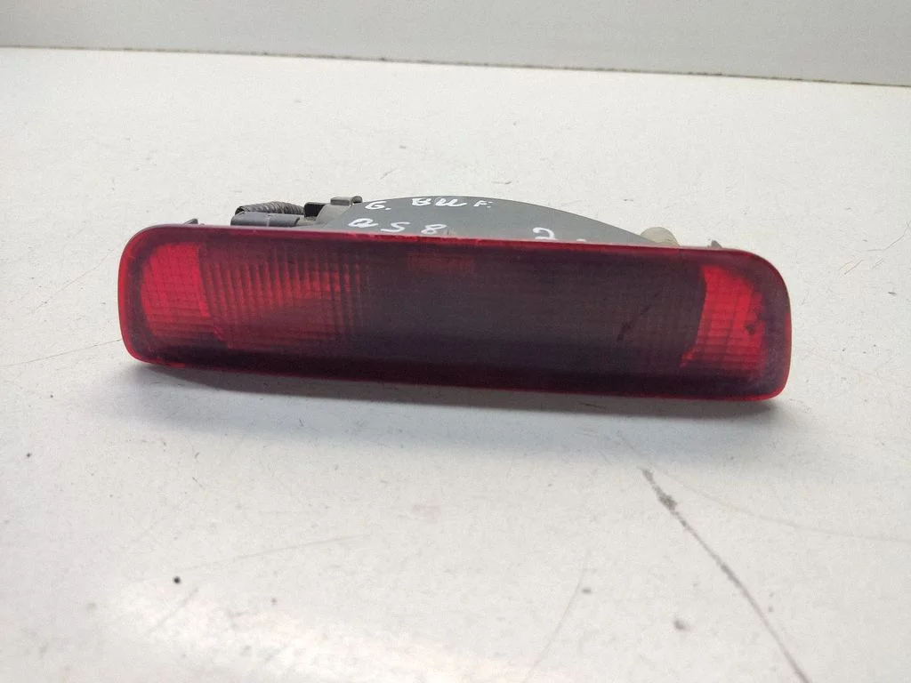 Rear fog light – Nissan Qashqai+2 (2008-2010)