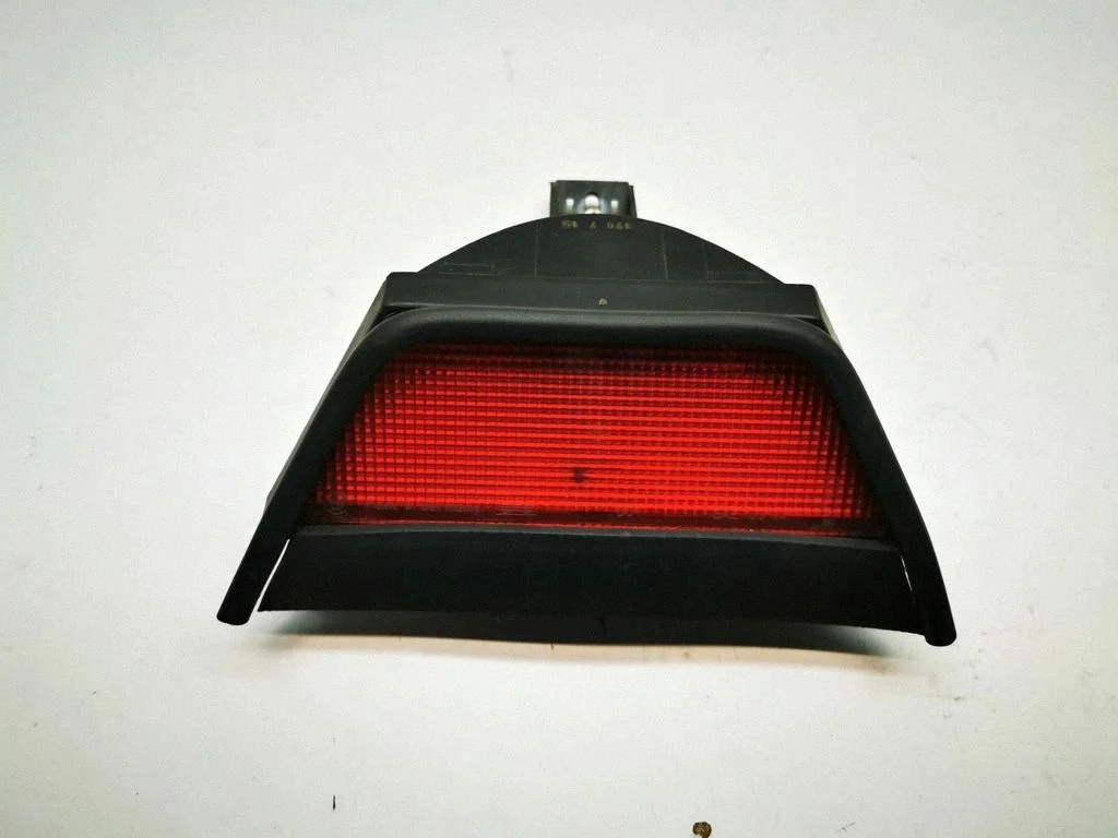 Third/center stoplight 83634919