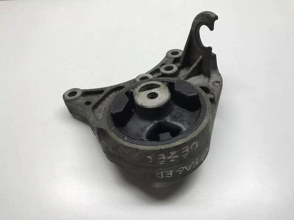 Gearbox mount – front