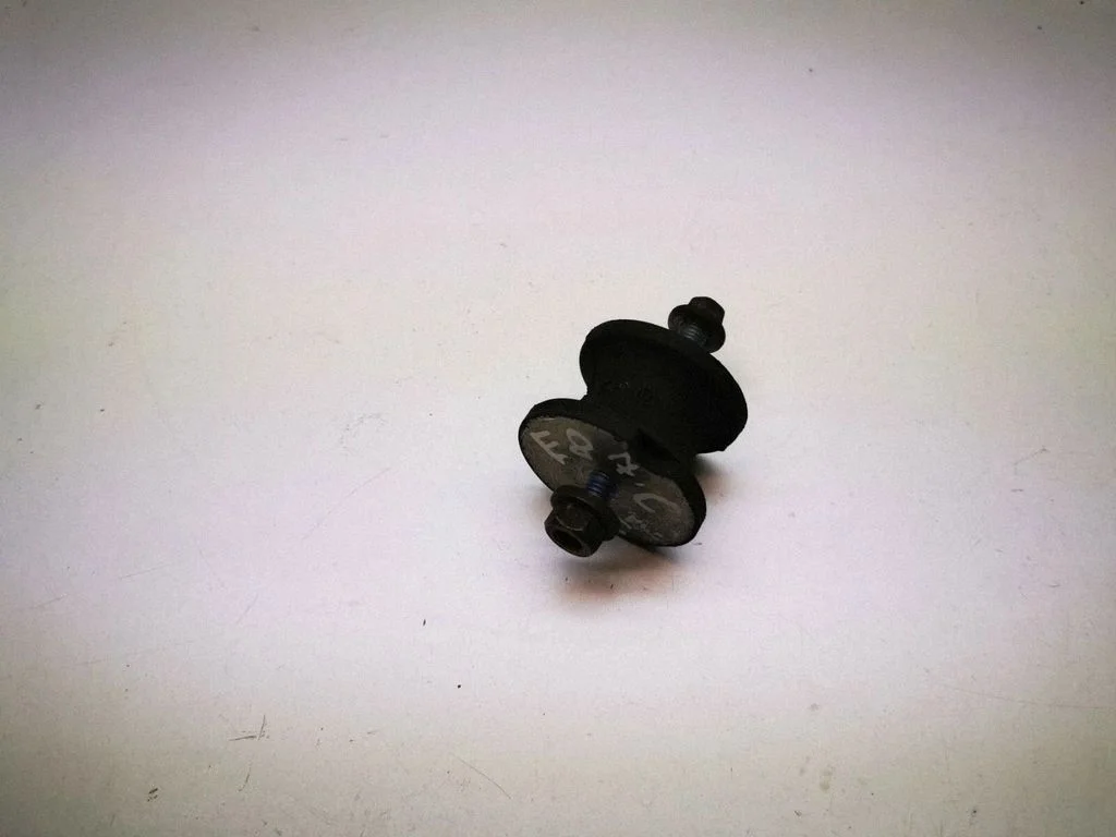 Gearbox mount 6799411