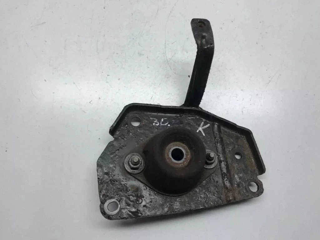 Gearbox mount 9658252780