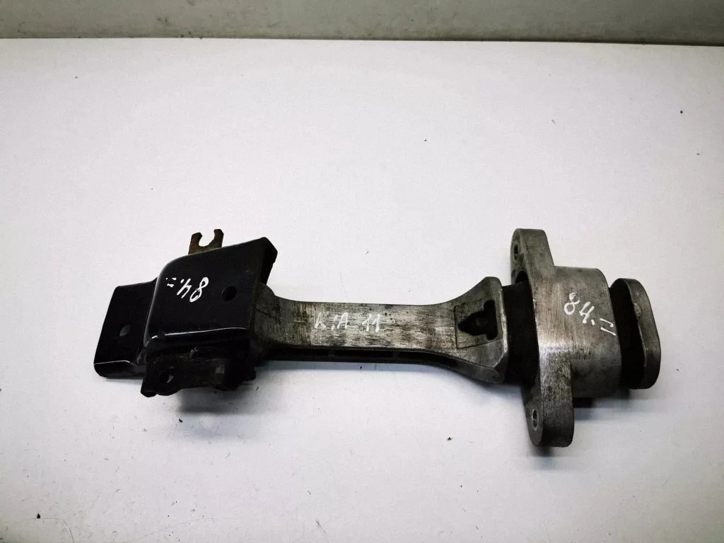 Gearbox mount 219692S000
