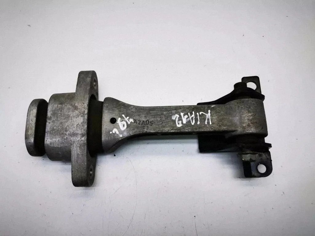 Gearbox mount 219572S000