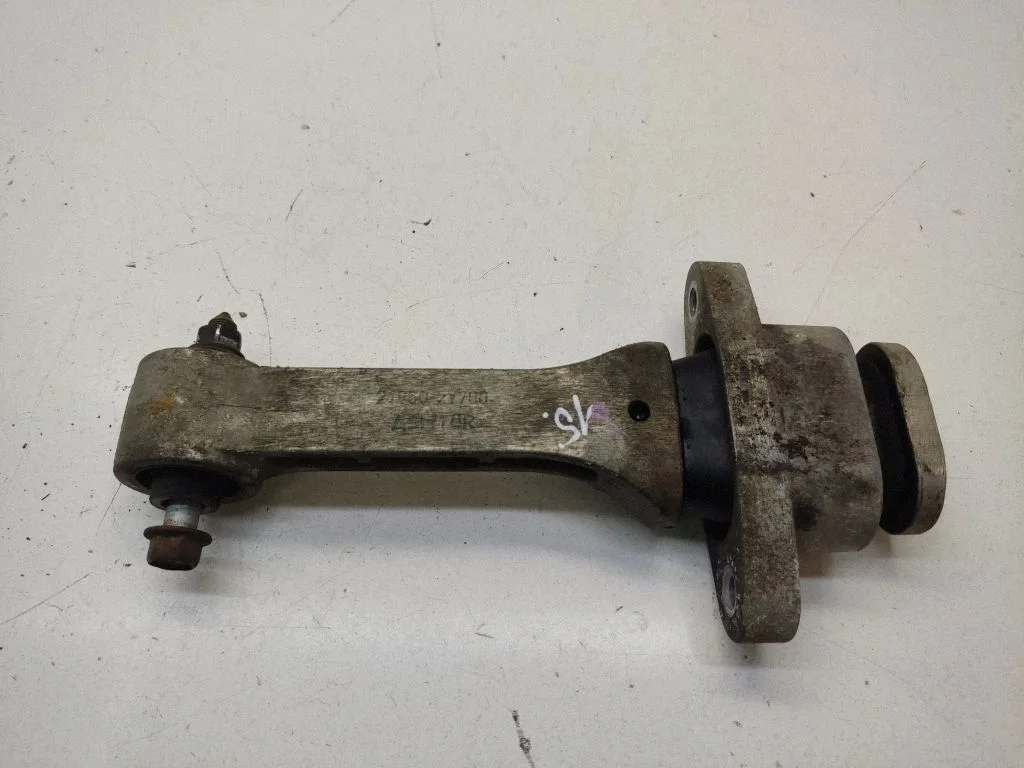 Gearbox mount 219502Y700