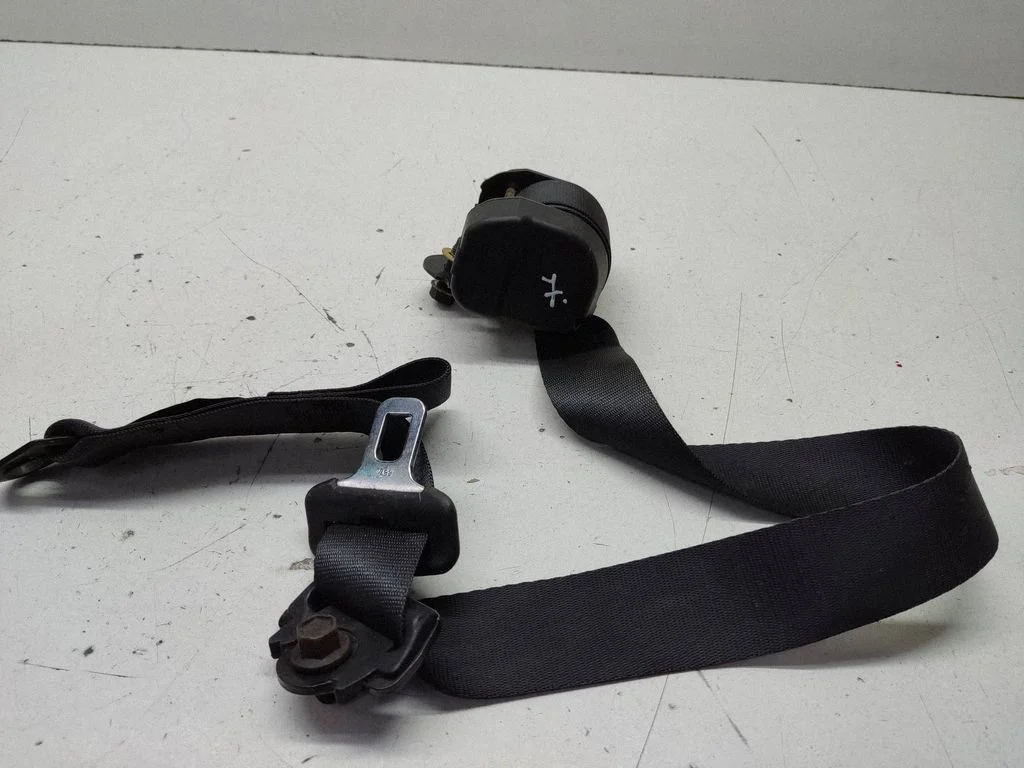 Rear seatbelt 97142324