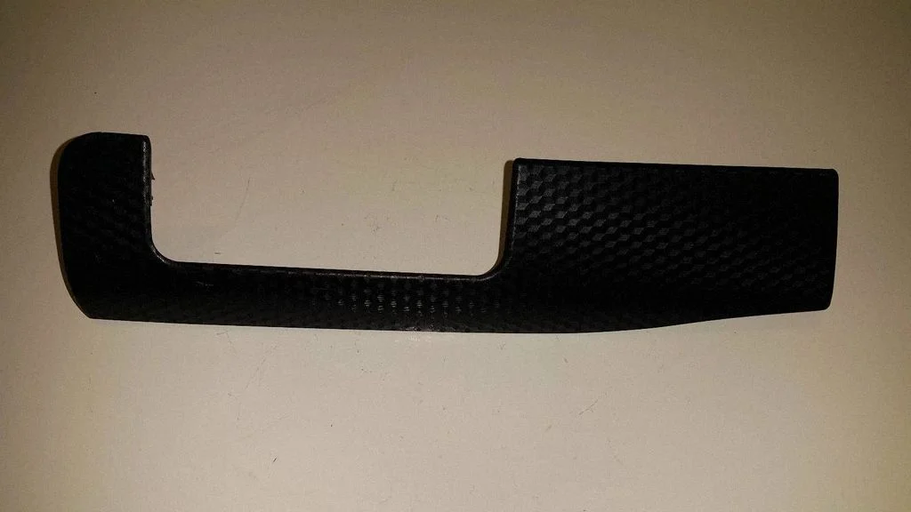 Dashboard glove box trim 7020666