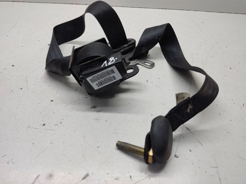 Rear seatbelt 04680194AE