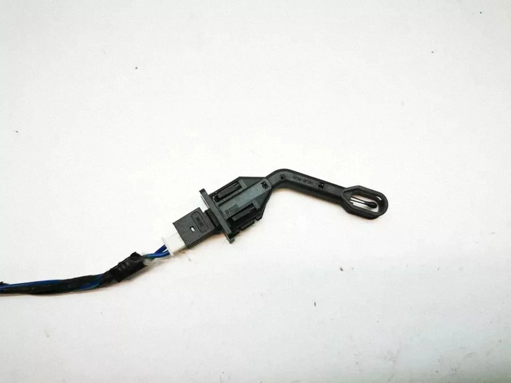 Outside/external air temperature sensor