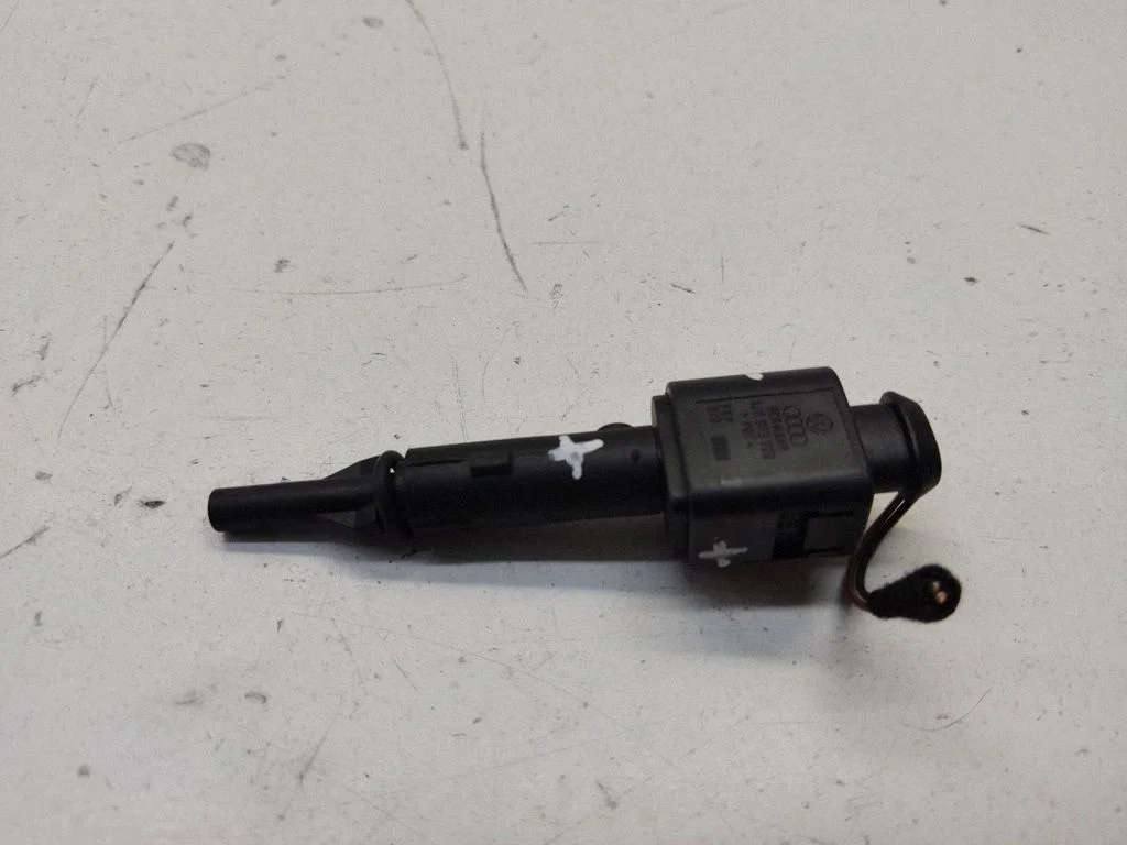 Outside/external air temperature sensor – Audi A6 Allroad C5 (1999-2005)