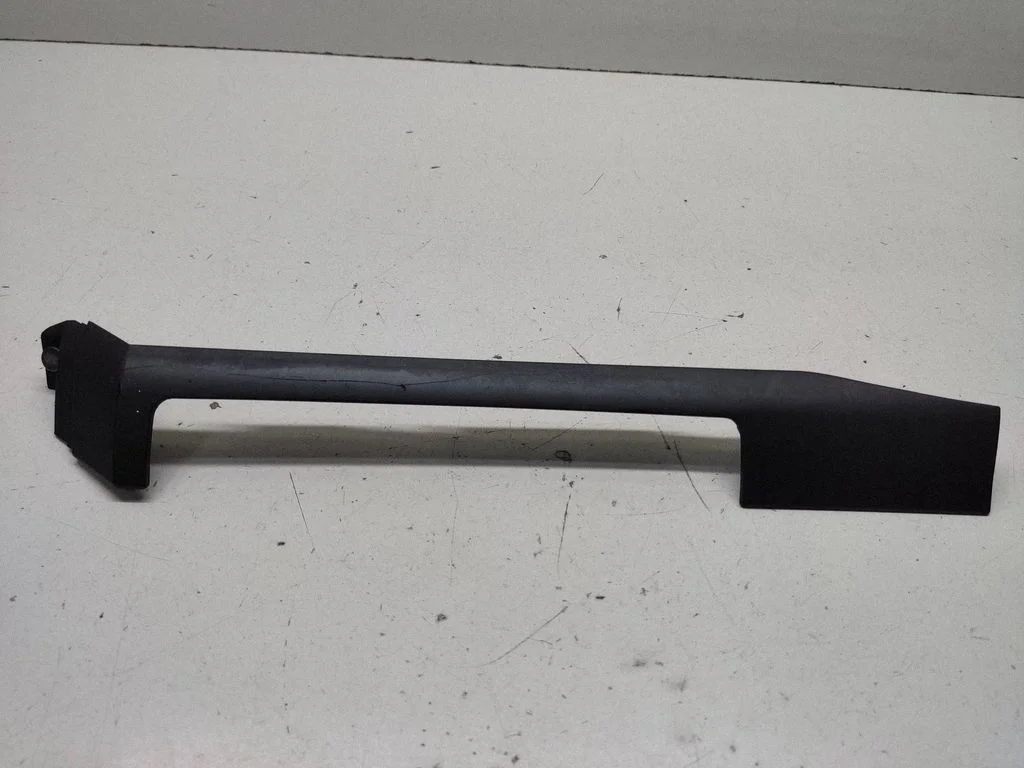 Dashboard glove box trim 8214668
