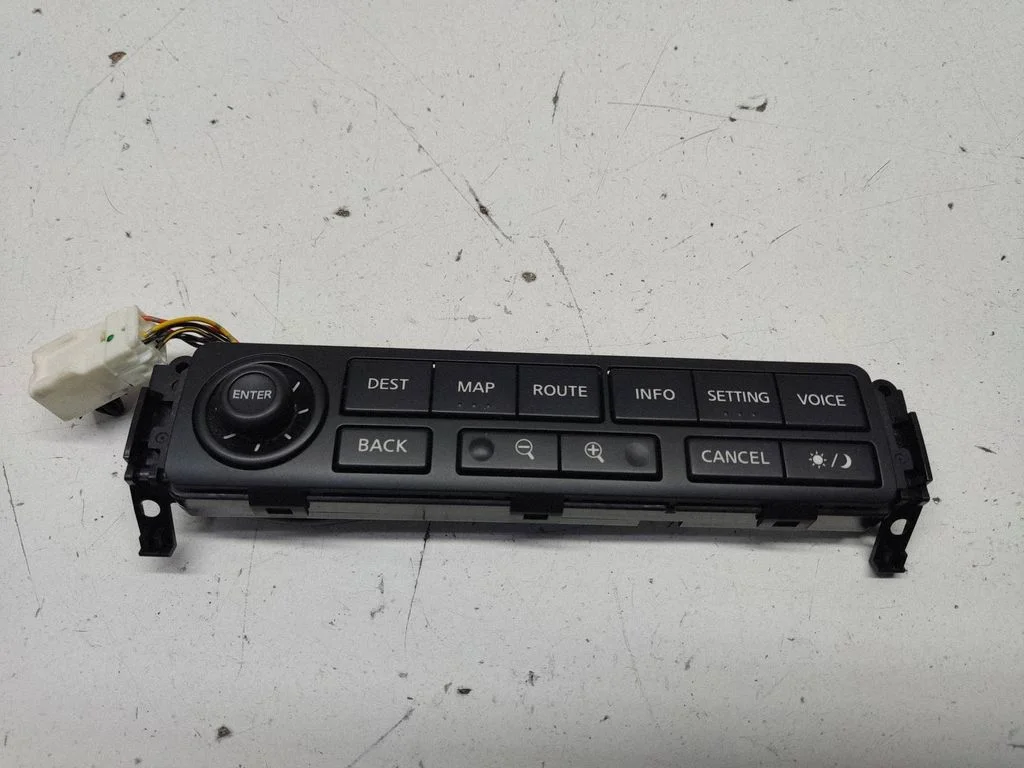 Multifunctional control switch/knob – Nissan Murano Z50 (2002-2008)